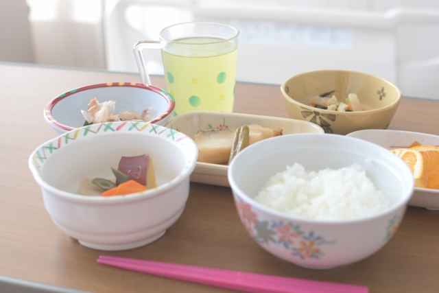 入院時の食費　2025年4月から1食40円の引き上げ検討　米価格などの物価上昇への対応