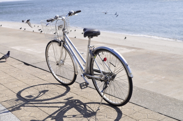自転車利用者への「青切符」適用が開始　反則金の納付で違反処理が完了する